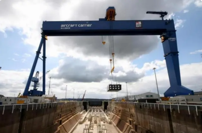 The real weapon of a great power, China has built a 22,000-ton big thing that can lift an aircraft carrier